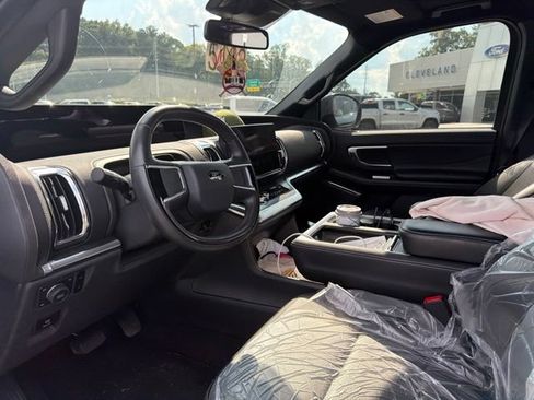 Used 2025 Ford Expedition Max Platinum w/ Stealth Appearance Package AWD/4WD image 39