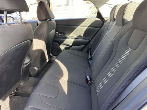 Certified 2023 Hyundai Elantra SEL w/ Convenience Package image 17