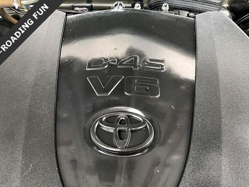 Used 2017 Toyota Tacoma TRD Sport image 32