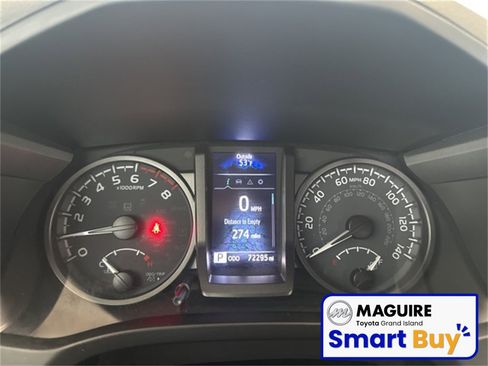 Used 2021 Toyota Tacoma TRD Off-Road image 8