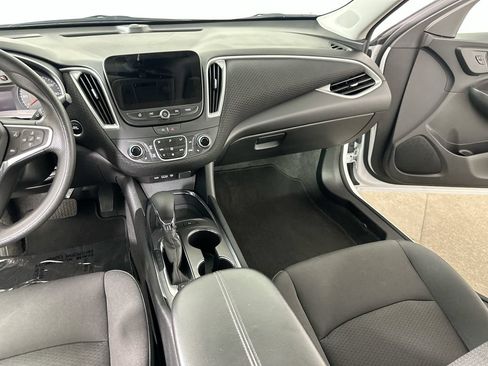 Used 2025 Chevrolet Malibu LT FWD image 19