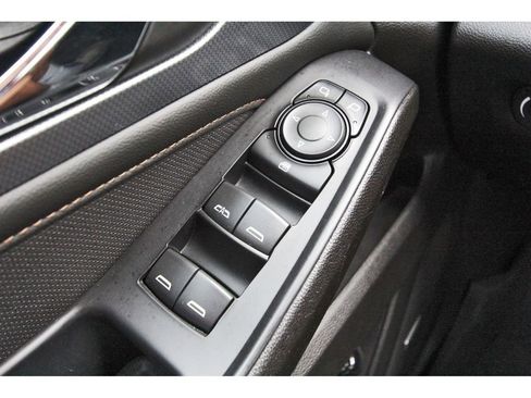 Used 2021 Chevrolet Traverse Premier w/ LPO, Blackout Package FWD image 24