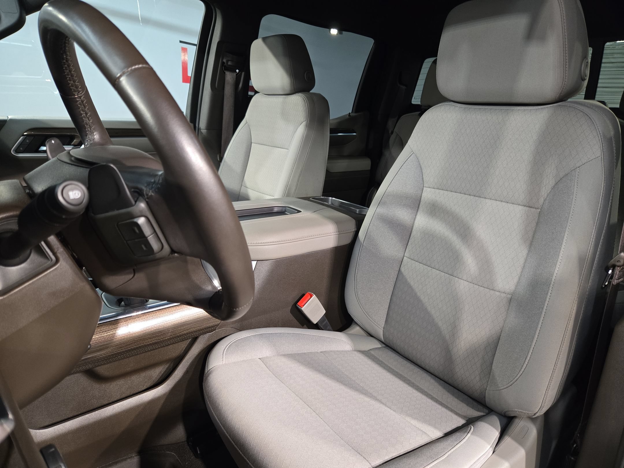 Used 2022 Chevrolet Silverado 1500 LT AWD/4WD image 24