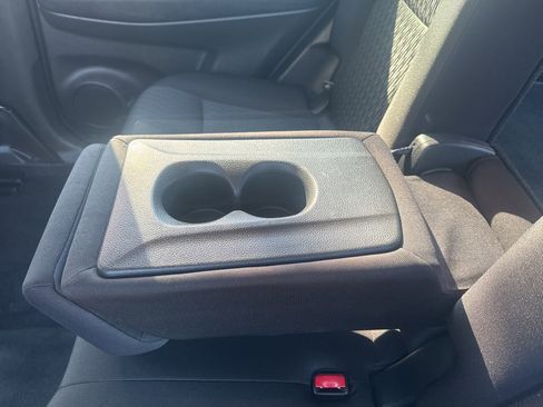 Used 2019 Nissan Rogue S image 34