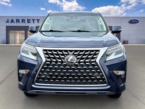 Used 2023 Lexus GX 460 Luxury w/ Accessory Package AWD/4WD image 2