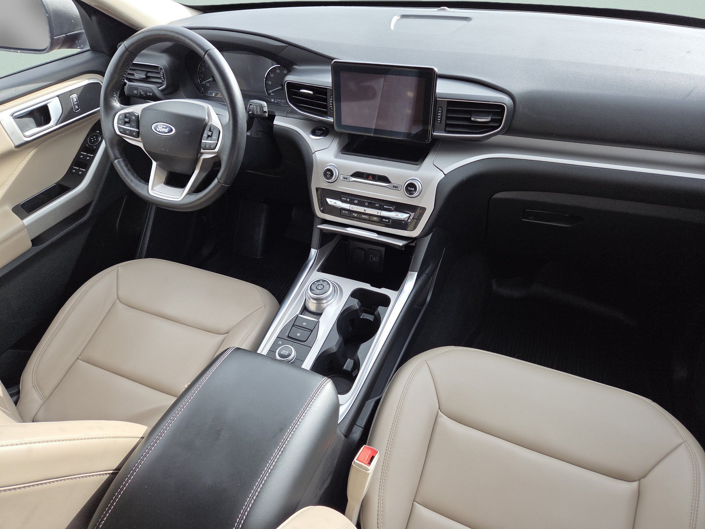 Used 2023 Ford Explorer XLT w/ Equipment Group 202A AWD/4WD image 30