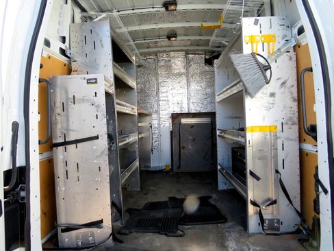 Used 2017 Nissan NV 3500 SV image 22