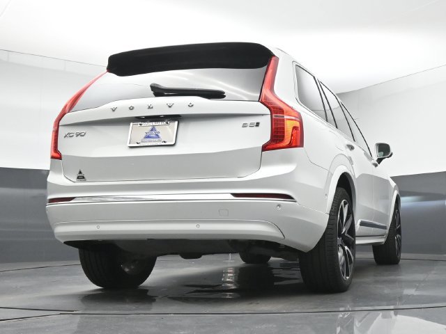 Used 2024 Volvo XC90 B5 Plus w/ Protection Package Premier AWD/4WD image 16