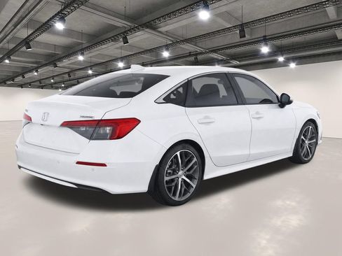 Used 2023 Honda Civic Touring image 4