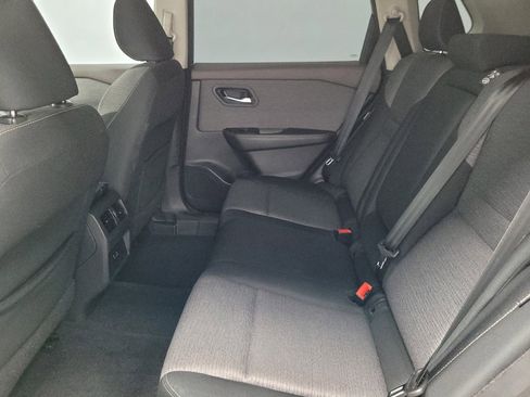 Used 2022 Nissan Rogue SV FWD image 18