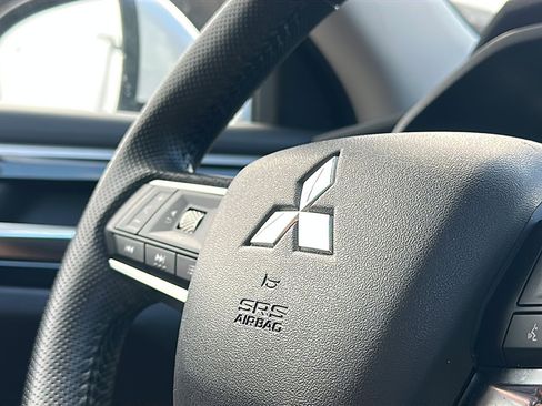Used 2024 Mitsubishi Outlander SE image 31