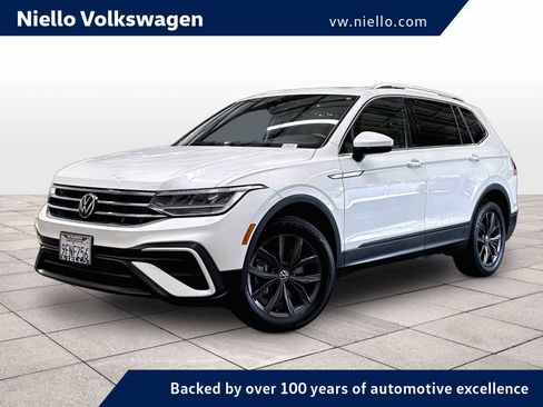 Used 2023 Volkswagen Tiguan SE w/ Panoramic Sunroof Package AWD/4WD image 1