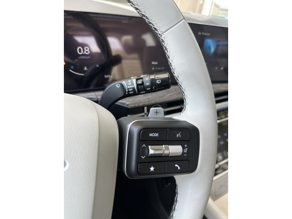 Used 2024 Hyundai Santa Fe Calligraphy AWD/4WD image 19