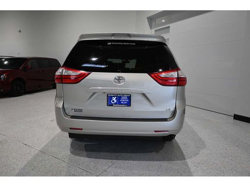 Used 2015 Toyota Sienna LE FWD image 7