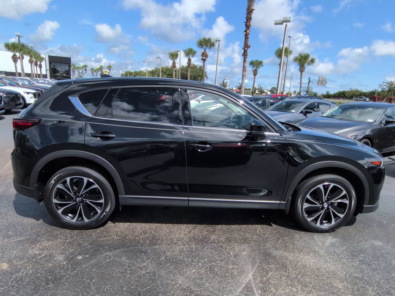 Used 2023 MAZDA CX-5 AWD 2.5 S w/ Premium Package image 3