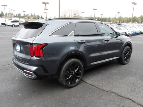 Used 2022 Kia Sorento SX image 5