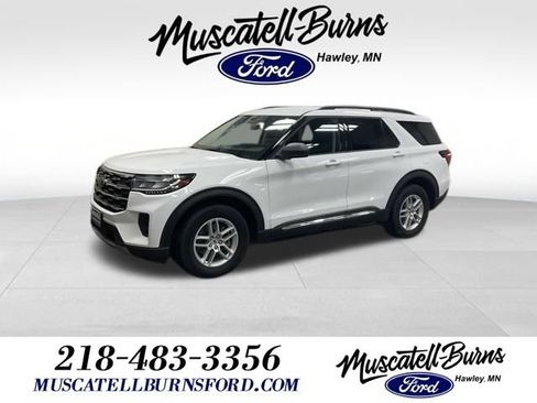 Used 2025 Ford Explorer Active AWD/4WD image 1