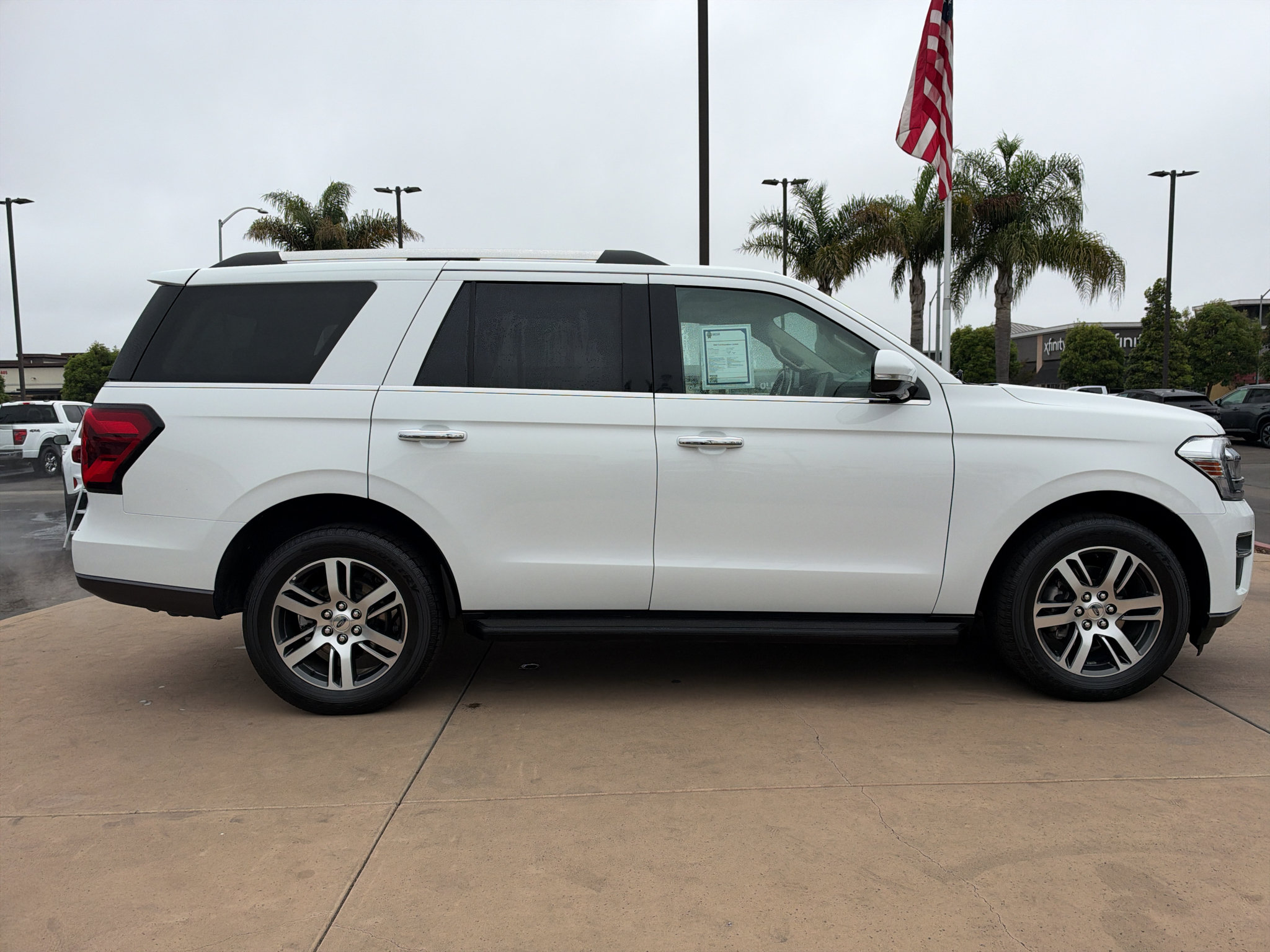 Used 2024 Ford Expedition Limited RWD image 4
