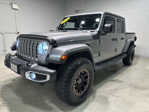 Used 2020 Jeep Gladiator Overland AWD/4WD image 18