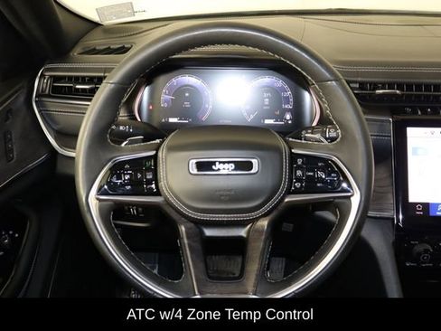 Used 2023 Jeep Grand Cherokee L Overland w/ Luxury Tech Group IV AWD/4WD image 7