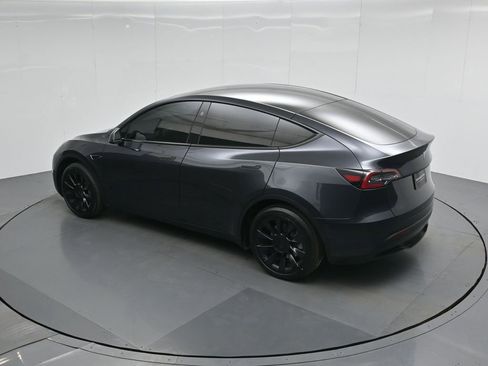 Used 2024 Tesla Model Y Long Range image 38
