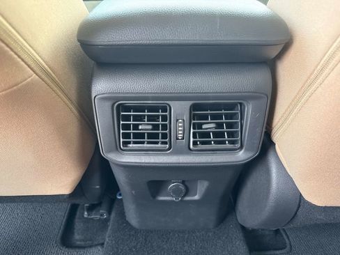 Used 2024 Toyota RAV4 LE AWD/4WD image 15