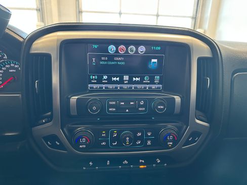 Used 2017 GMC Sierra 1500 SLE w/ SLE Value Package AWD/4WD image 17