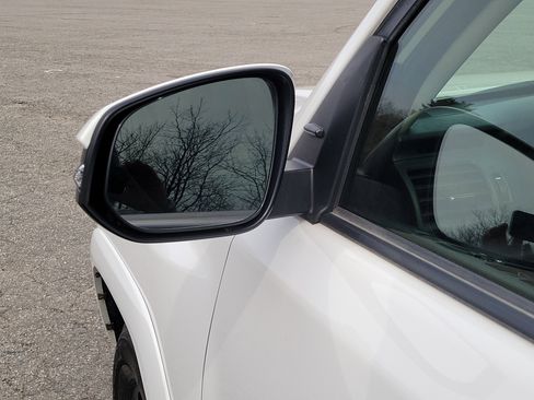 Used 2020 Toyota 4Runner SR5 Premium w/ Moonroof Package image 10