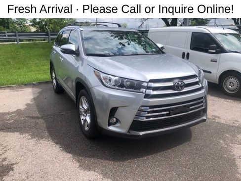 Used 2019 Toyota Highlander Limited AWD/4WD image 1