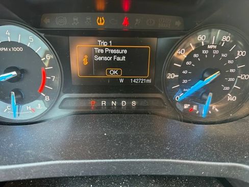 Used 2017 Ford Explorer XLT AWD/4WD image 21