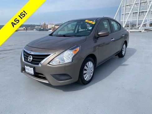 Used 2015 Nissan Versa SV FWD image 4
