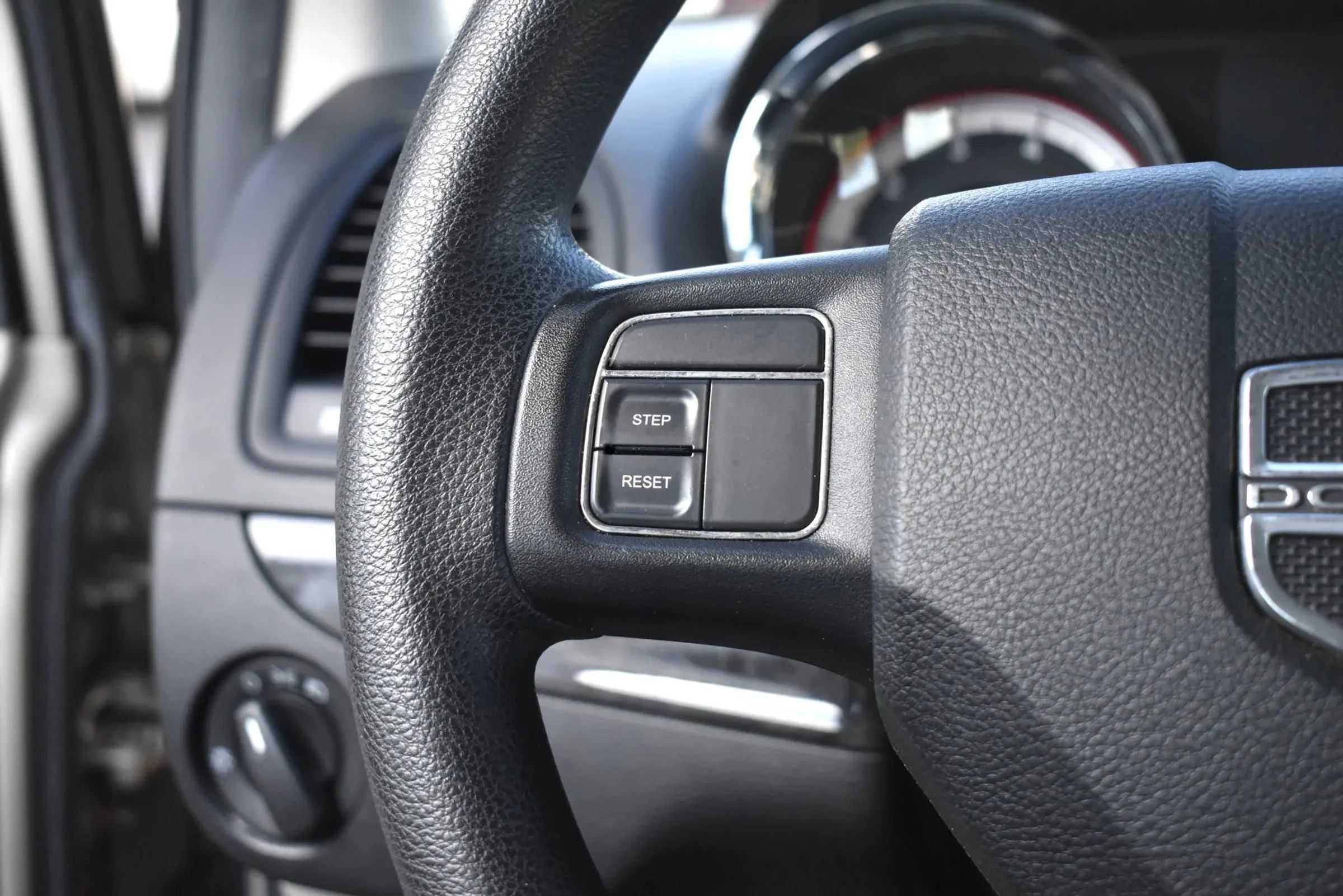 Used 2013 Dodge Grand Caravan American Value Package FWD image 22