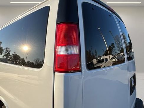 Used 2024 Chevrolet Express 3500 LT w/ LT Preferred Equipment Group RWD image 31