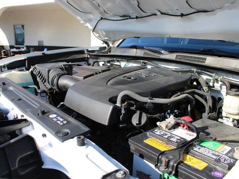 Used 2016 Toyota Tacoma TRD Off-Road image 39