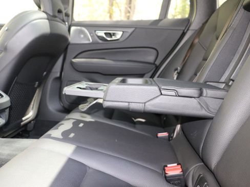 Used 2020 Volvo V60 T5 Cross Country AWD/4WD image 33