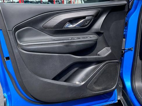 Used 2024 GMC Terrain SLE w/ Elevation Edition image 21