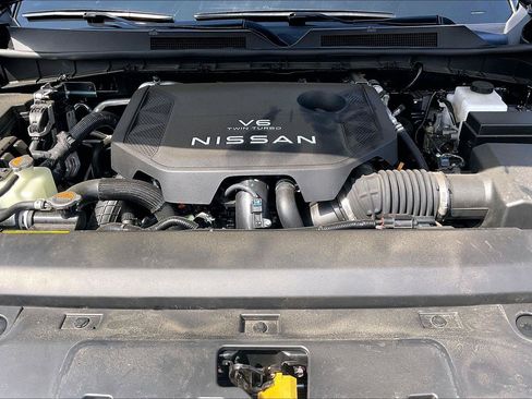 Certified 2025 Nissan Armada SV AWD/4WD image 9