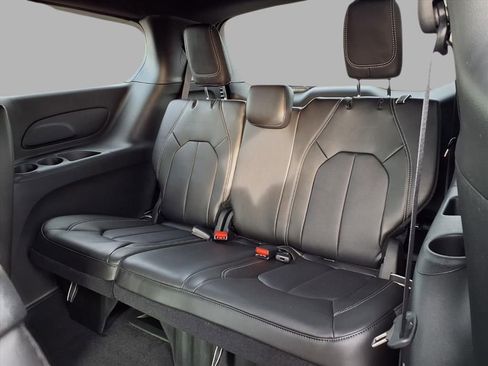 New 2026 Chrysler Pacifica Select image 23