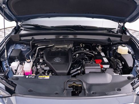 Used 2025 Toyota Grand Highlander AWD image 34