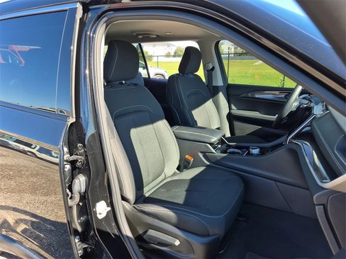 Used 2022 Jeep Grand Cherokee L Laredo w/ Luxury Tech Group I image 63