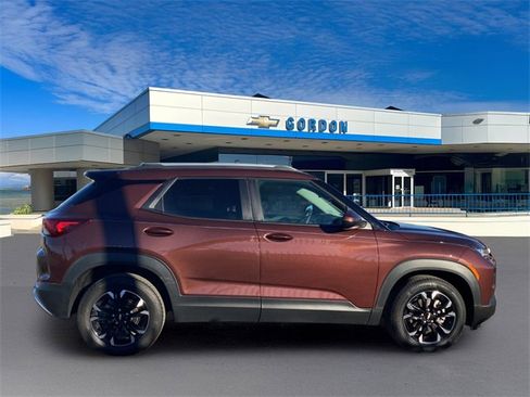Used 2023 Chevrolet TrailBlazer LT w/ Convenience Package image 4