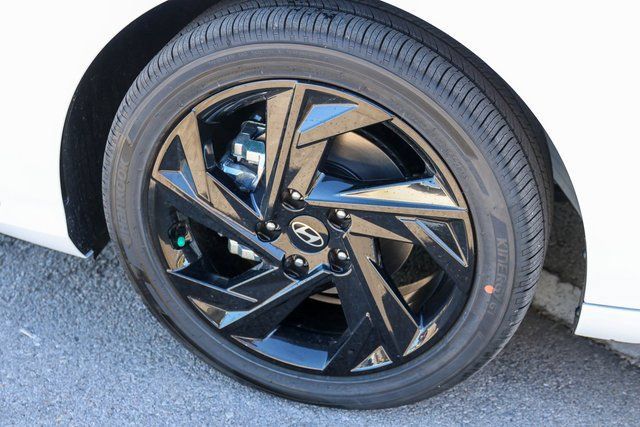 New 2026 Hyundai Elantra SEL w/ Cargo Package FWD image 5