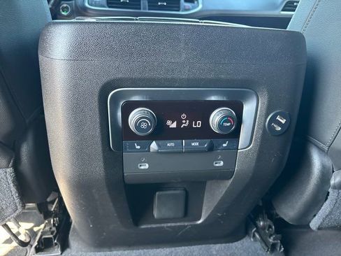 Used 2021 Chevrolet Tahoe Z71 w/ Z71 Signature Package image 32