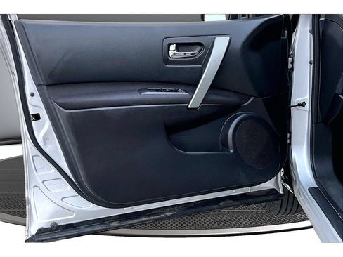 Used 2015 Nissan Rogue S w/ Convenience Package AWD/4WD image 29