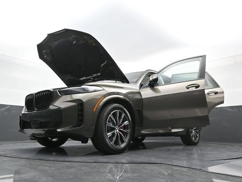 New 2026 BMW X5 xDrive50e w/ M Sport Package AWD/4WD image 39