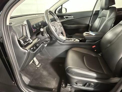 Used 2025 Kia Sportage EX AWD/4WD image 11