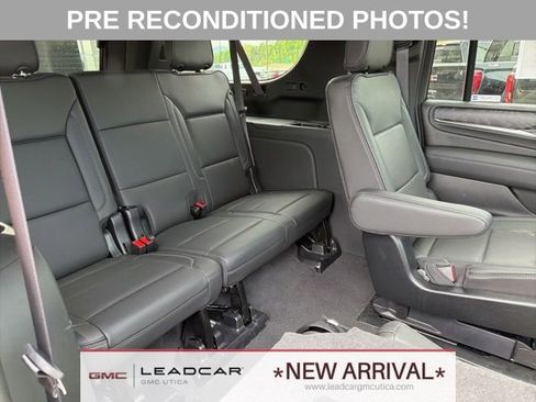 Used 2024 GMC Yukon XL Denali w/ Denali Reserve Package AWD/4WD image 19