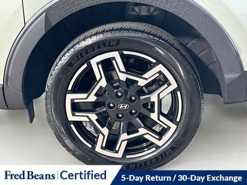 Certified 2025 Hyundai Santa Cruz Limited AWD/4WD image 9
