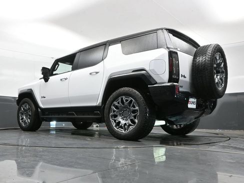 Used 2025 GMC Hummer EV 3X AWD/4WD image 48