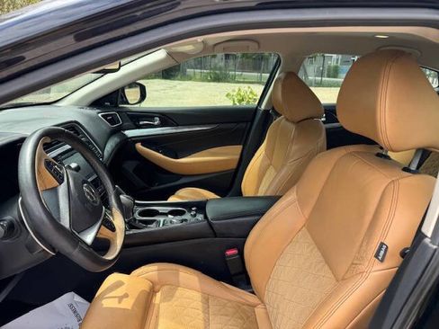 Used 2017 Nissan Maxima SR FWD image 36